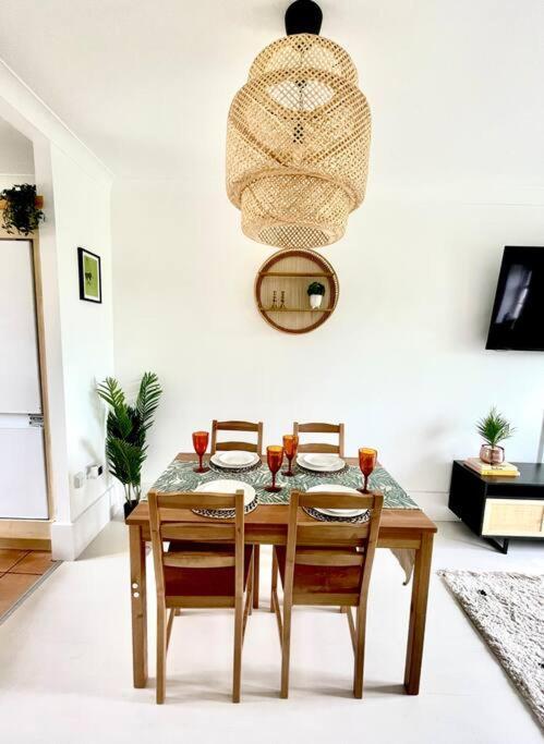 High-End 2 Bed Maisonette In Beaulieu Park 브룸필드 외부 사진